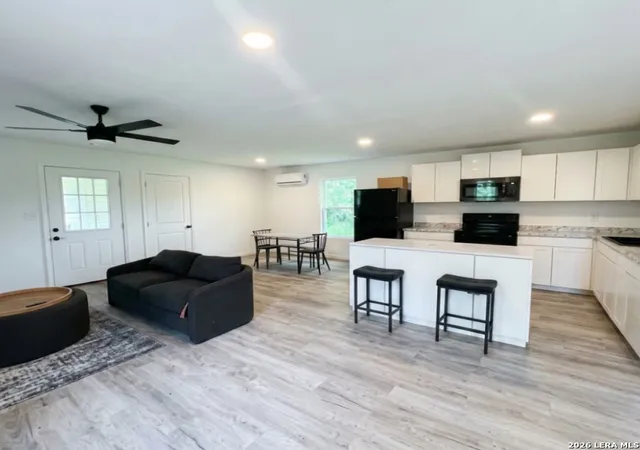 Homes for sale in Beeville, TX | 209 N Burke St, Beeville, TX 78102 | MLS# 1973061
