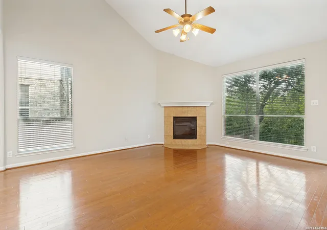 Photo 4 of Single family home for sale at 722 Aster Trail, San Antonio, TX 78256 | MLS# 1973128 | Listing updated on 2026-09-22