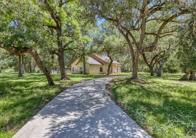4th image of 382 Arboles Ct, Concan, TX 78801 | MLS# 1973160