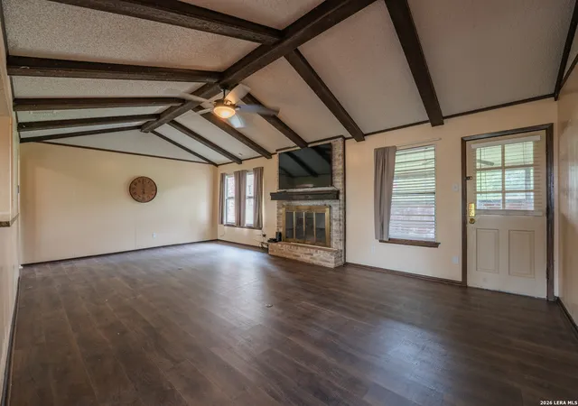3rd image of 1002 River Oak Dr, Seguin, TX 78155 | MLS# 1973168