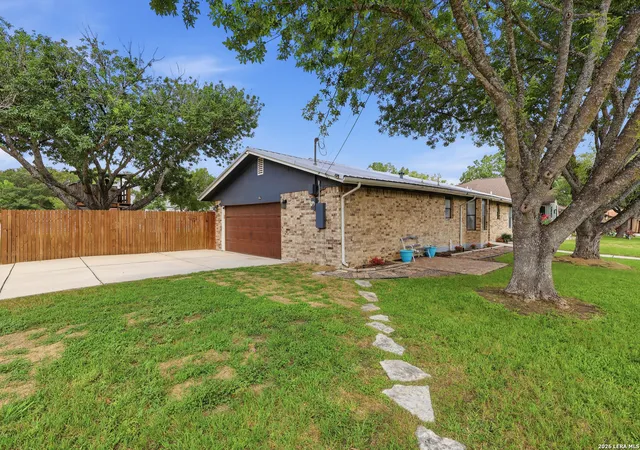Photo 4 of Single family home for sale at 1250 Hollyhock Ln, New Braunfels, TX 78130 | MLS# 1973173 | Listing updated on 2026-08-21