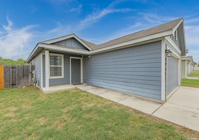 Photo 2 of Sale Pending at 12923 Links Bch, San Antonio, TX 78221 | MLS# 1973225 | Listing updated on 2026-09-14