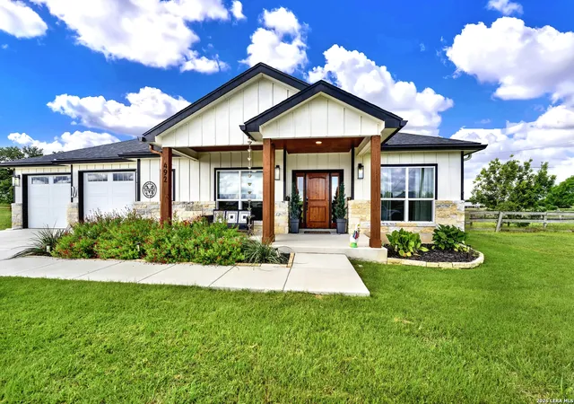 1st image of 492 Spanish Grant Cir, Bandera, TX 78003 | MLS# 1973306