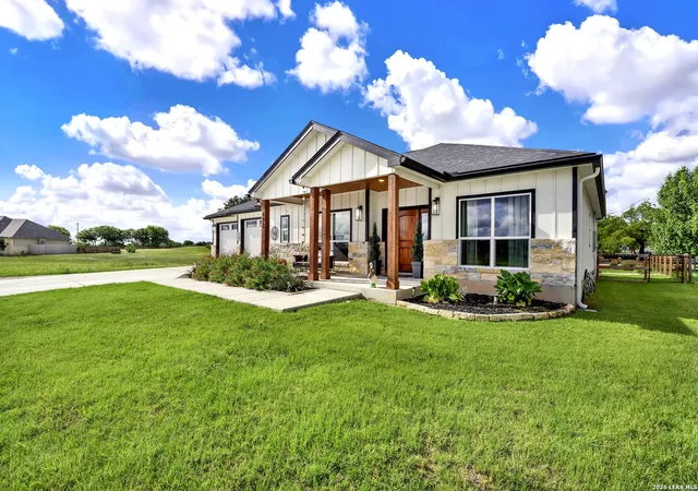 2nd image of 492 Spanish Grant Cir, Bandera, TX 78003 | MLS# 1973306