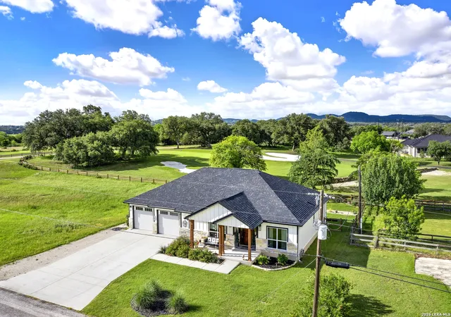 4th image of 492 Spanish Grant Cir, Bandera, TX 78003 | MLS# 1973306