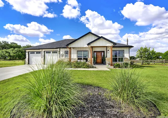 5th image of 492 Spanish Grant Cir, Bandera, TX 78003 | MLS# 1973306
