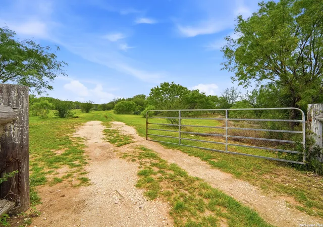 Homes for sale in Yancey, TX | 1253 County Road 7421, Yancey, TX 78886 | MLS# 1973349