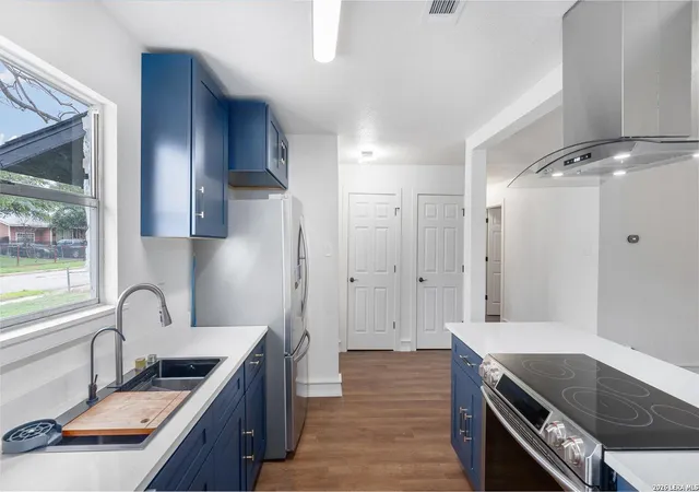 Photo 2 of Single family home for sale at 158 Bayville Dr, San Antonio, TX 78226 | MLS# 1973366 | Listing updated on 2026-09-01