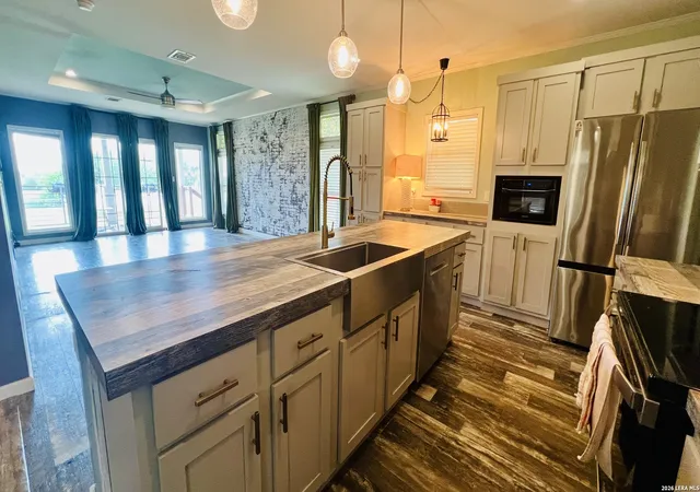 Photo 3 of Single family home for sale at 153 May Rd, Pleasanton, TX 78064 | MLS# 1973379 | Listing updated on 2026-06-28