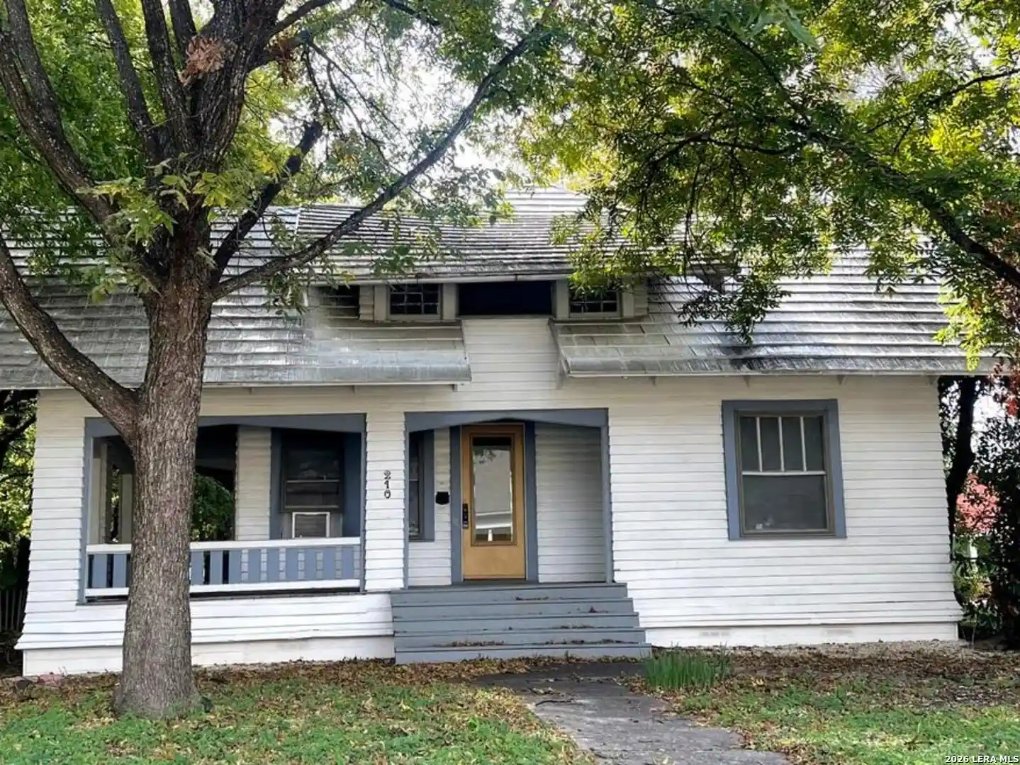 Photo 1 of Single family home for sale at 210 Florida St, San Antonio, TX 78210 | MLS# 1973383 | Listing updated on 2026-10-30