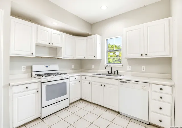 4th image of 19959 Fm 306, Canyon Lake, TX 78133 | MLS# 1973394
