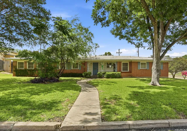 3rd image of 900 Canterbury Hill St, Terrell Hills, TX 78209 | MLS# 1973460