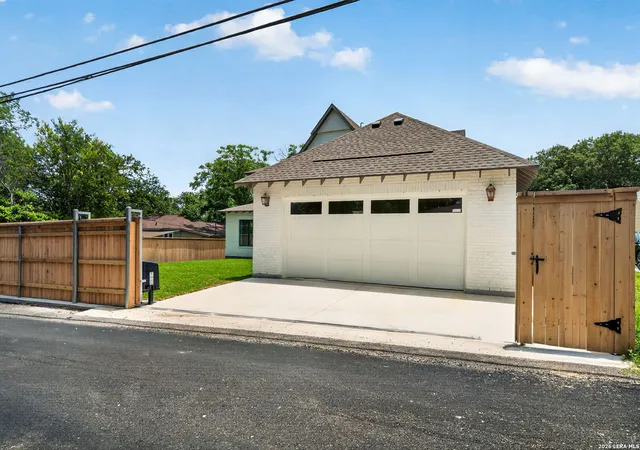 Homes for sale in Alamo Heights, TX | 255 Claywell Dr, Alamo Heights, TX 78209 | MLS# 1973461
