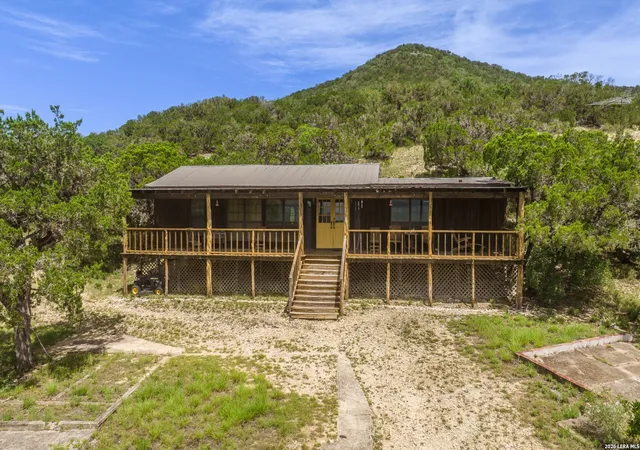 Homes for sale in Utopia, TX | 447 Blesssing Lane, Utopia, TX 78884 | MLS# 1973486