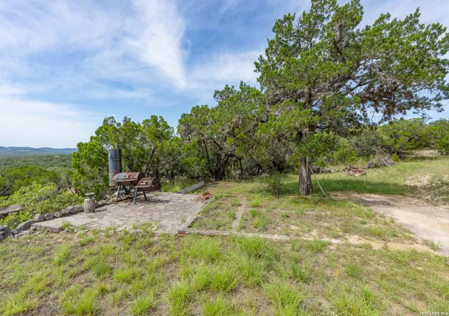 Homes for sale in Utopia, TX | 447 Blesssing Lane, Utopia, TX 78884 | MLS# 1973486