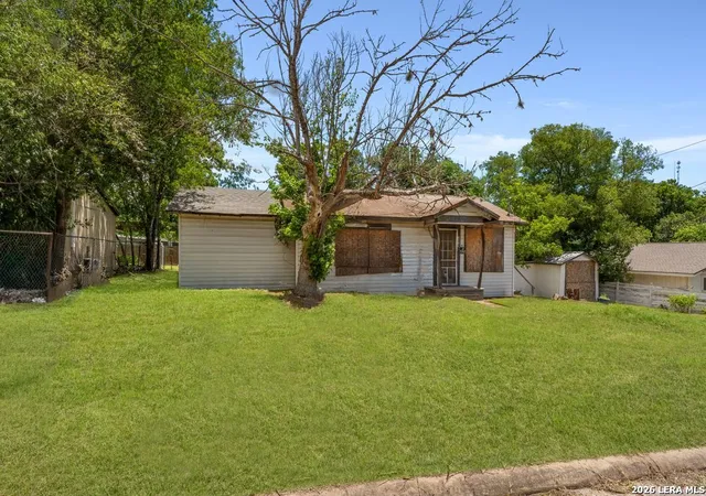 3rd image of 1210 2Nd, Kerrville, TX 78028 | MLS# 1973497