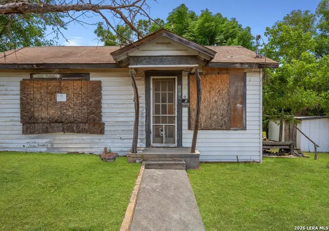 4th image of 1210 2Nd, Kerrville, TX 78028 | MLS# 1973497