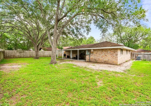 Homes for sale in Beeville, TX | 1404 Las Palmas, Beeville, TX 78102 | MLS# 1973550