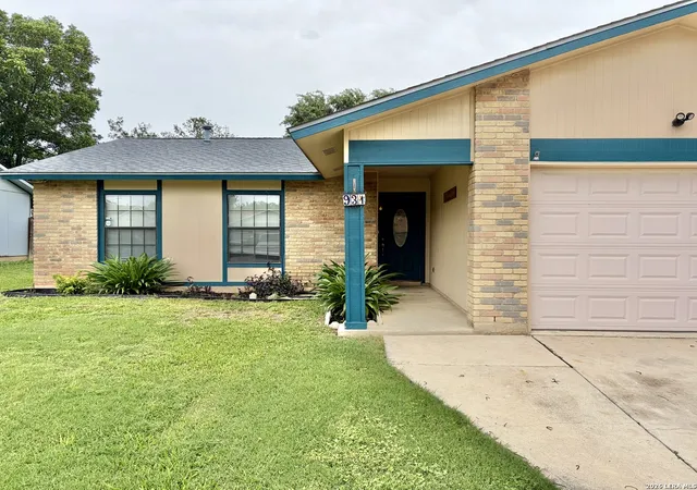 Photo 4 of Single family home for sale at 931 Hayloft Ln, San Antonio, TX 78245 | MLS# 1973592 | Listing updated on 2026-08-19