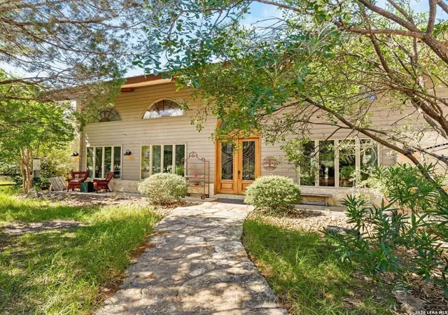 Photo 1 of Single family home for sale at 1210 Country Pike, Canyon Lake, TX 78133 | MLS# 1973646 | Listing updated on 2026-06-19
