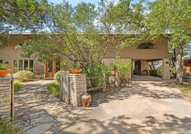 Photo 2 of Single family home for sale at 1210 Country Pike, Canyon Lake, TX 78133 | MLS# 1973646 | Listing updated on 2026-06-19