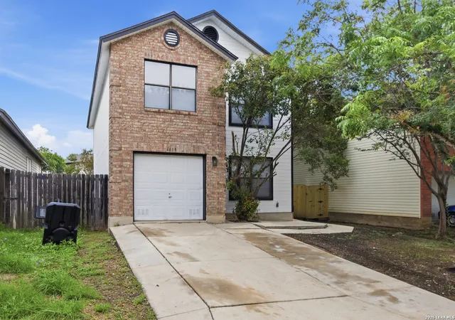 Photo 2 of Single family home for sale at 6619 Barton Rock Rd, San Antonio, TX 78239 | MLS# 1973655 | Listing updated on 2026-08-07