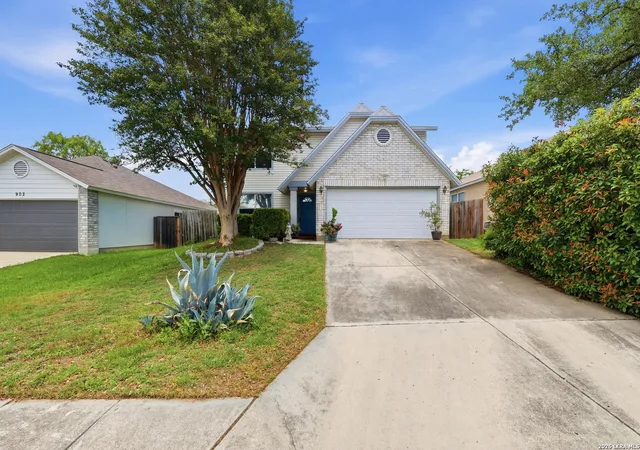 2nd image of 906 Village Br, San Antonio, TX 78245 | MLS# 1973661