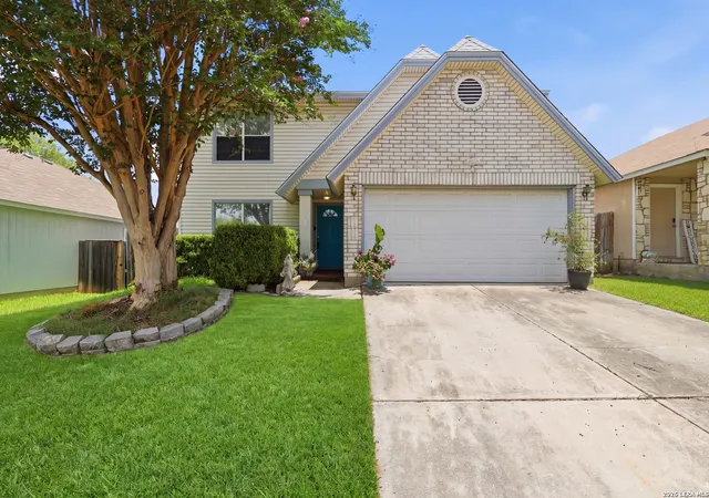 Photo 3 of Sale Pending at 906 Village Br, San Antonio, TX 78245 | MLS# 1973661 | Listing updated on 2026-09-09