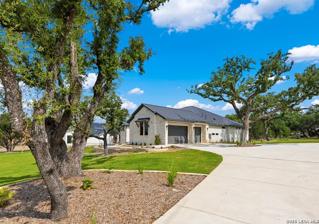 Photo 2 of Single family home for sale at 193 Ranch Hts, Boerne, TX 78015 | MLS# 1973682 | Listing updated on 2026-08-13