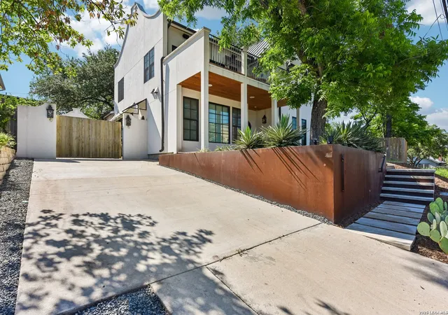 2nd image of 1915 Brackenridge St, Austin, TX 78704 | MLS# 1973706