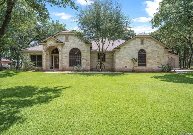 Photo 2 of Single family home for sale at 351 Rosewood Dr, La Vernia, TX 78121 | MLS# 1973718 | Listing updated on 2026-10-05
