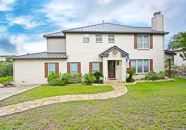 Photo 1 of Single family home for sale at 1031 Kings Cove Dr, Canyon Lake, TX 78133 | MLS# 1973720 | Listing updated on 2026-08-12
