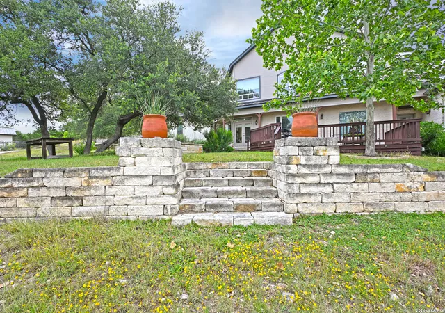 Photo 2 of Single family home for sale at 1031 Kings Cove Dr, Canyon Lake, TX 78133 | MLS# 1973720 | Listing updated on 2026-08-12