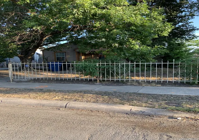 Photo 3 of Single family home for sale at 638 W Olmos, San Antonio, TX 78212 | MLS# 1973738 | Listing updated on 2026-06-23