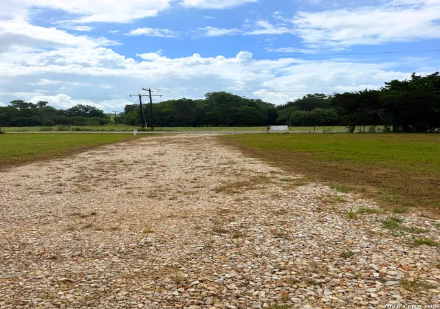 5th image of 4214 Woodrow Center Rd, Kingsbury, TX 78638 | MLS# 1973748