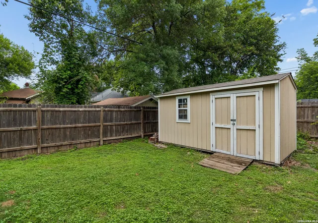 26th image of 607 W Kings Hwy, San Antonio, TX 78212 | MLS# 1973762