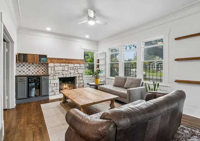Photo 2 of Sale Pending at 607 W Kings Hwy, San Antonio, TX 78212 | MLS# 1973762 | Listing updated on 2026-09-17