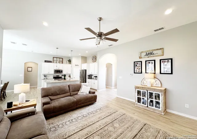 Photo 4 of Single family home for sale at 1683 Vista View, Pleasanton, TX 78064 | MLS# 1973774 | Listing updated on 2026-09-11