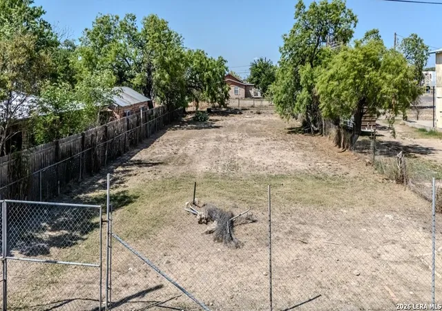 3rd image of 1365 Bryan St, Eagle Pass, TX 78852 | MLS# 1979156