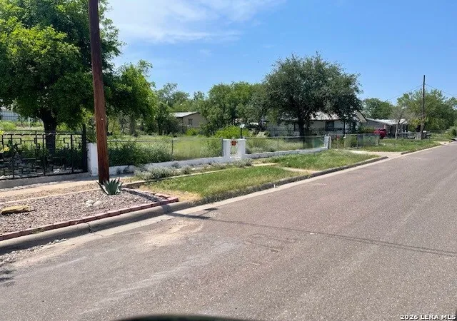 5th image of 965 Ave D, Eagle Pass, TX 78852 | MLS# 1979173
