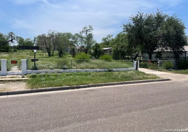 2nd image of 969 Ave D, Eagle Pass, TX 78852 | MLS# 1979174