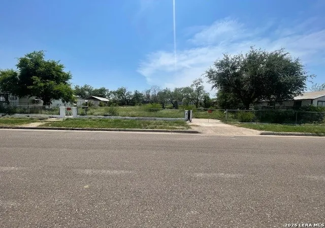 5th image of 969 Ave D, Eagle Pass, TX 78852 | MLS# 1979174