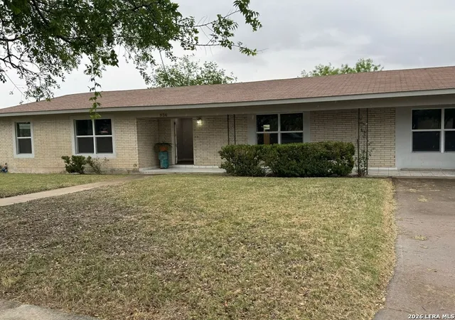 Photo 2 of Single family home for sale at 956 Guadalajara, Eagle Pass, TX 78852 | MLS# 1979407 | Listing updated on 2026-08-21