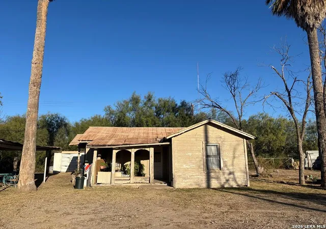 Photo 4 of Single family home for sale at 20214 N Us Hwy 277, Quemado, TX 78877 | MLS# 1980722 | Listing updated on 2026-08-15