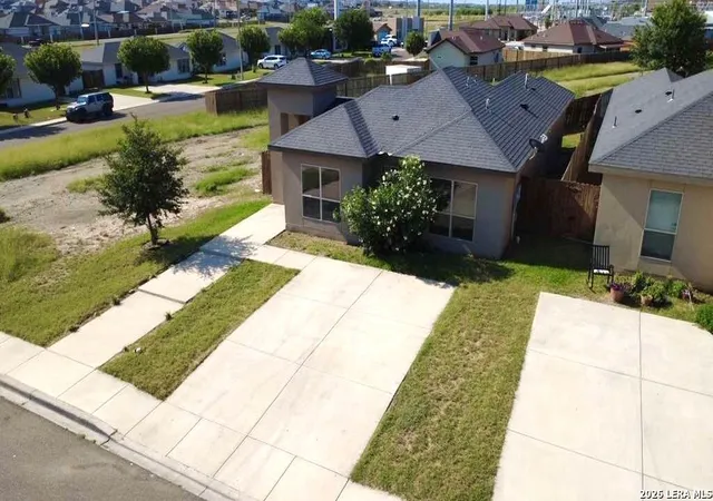 Photo 3 of Sale Pending at 2657 Oak Manor Dr, Eagle Pass, TX 78852 | MLS# 1981010 | Listing updated on 2026-08-24