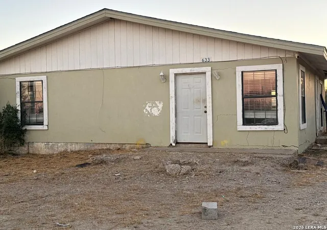 Photo 3 of Sale Pending at 633 Molina Loop, Eagle Pass, TX 78852 | MLS# 1981033 | Listing updated on 2026-08-12