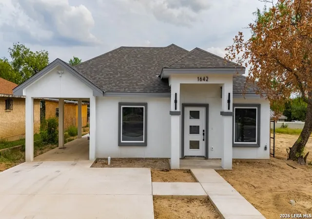 Photo 2 of Single family home for sale at 1642 Williams St, Eagle Pass, TX 78852 | MLS# 1981039 | Listing updated on 2026-08-24