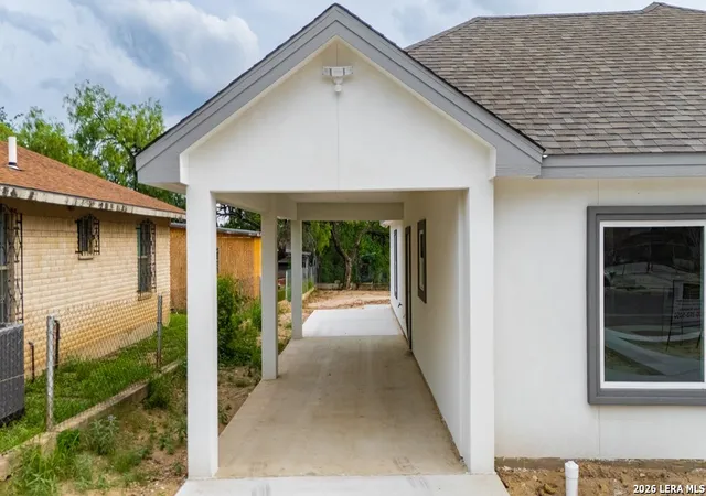 Photo 3 of Single family home for sale at 1642 Williams St, Eagle Pass, TX 78852 | MLS# 1981039 | Listing updated on 2026-08-24