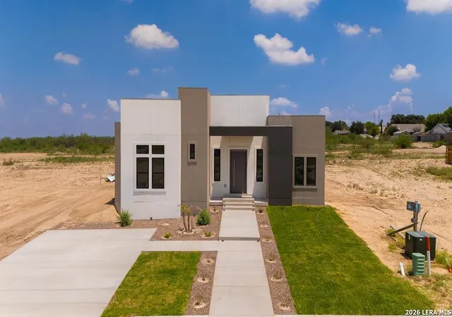 Photo 2 of Single family home for sale at 825 Ceniza Dr, Eagle Pass, TX 78852 | MLS# 1981046 | Listing updated on 2026-08-10