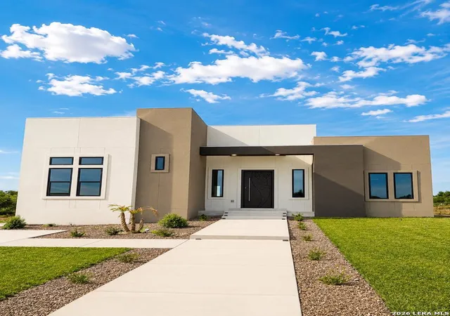 Photo 3 of Single family home for sale at 825 Ceniza Dr, Eagle Pass, TX 78852 | MLS# 1981046 | Listing updated on 2026-08-10